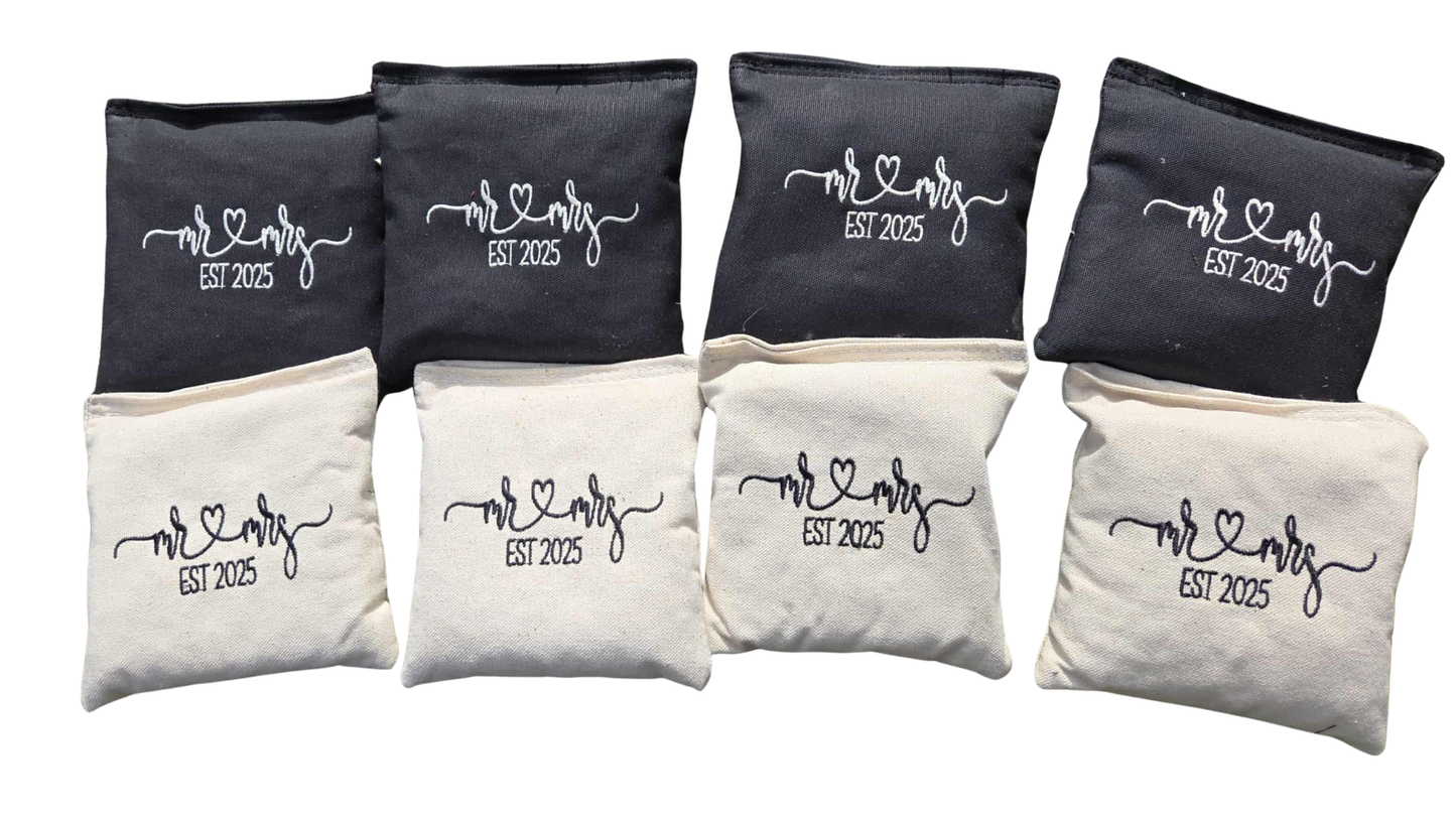 Mr and Mrs Wedding cornhole bags 2025